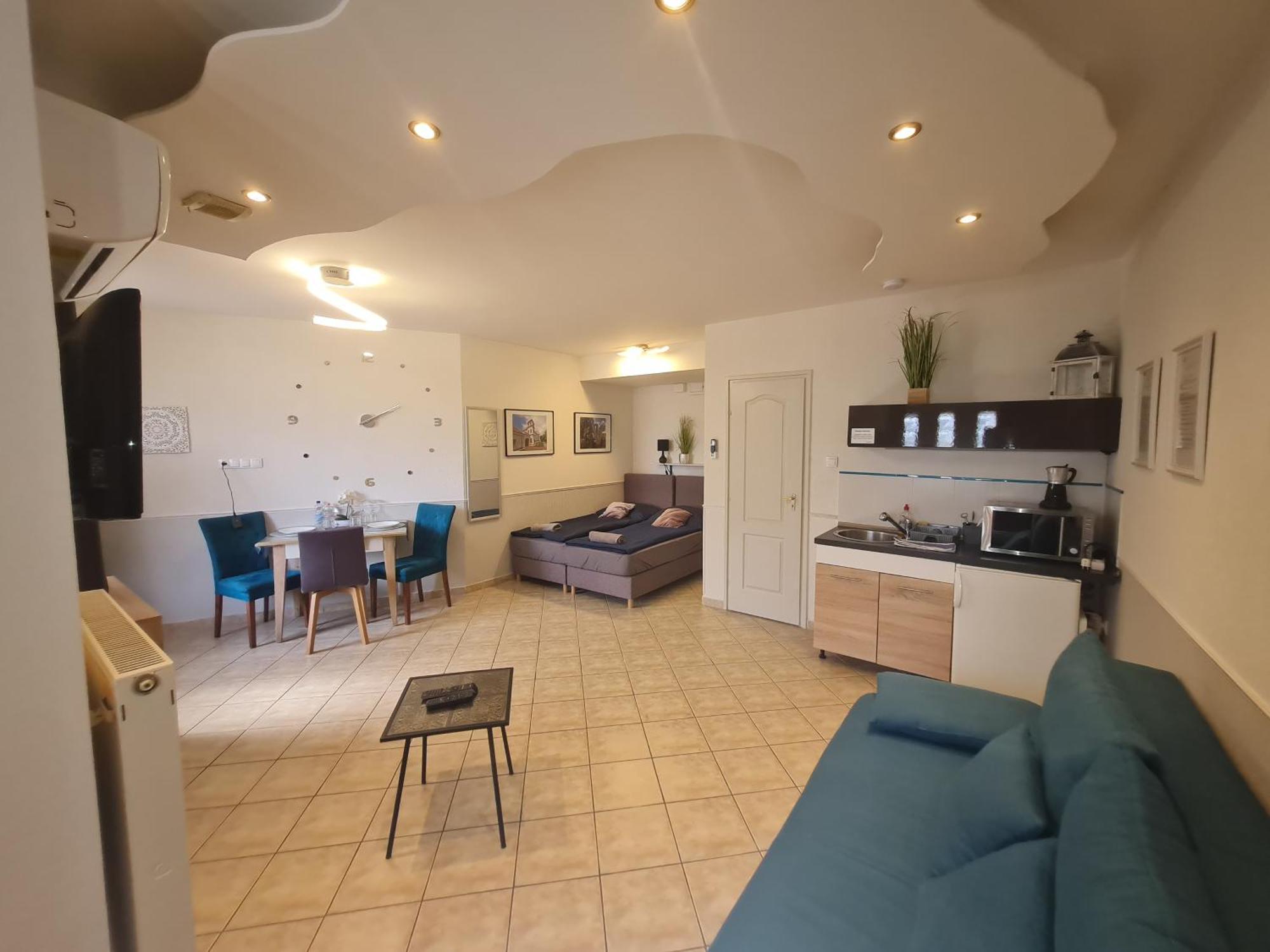 Csever Apartman Tata Exterior photo
