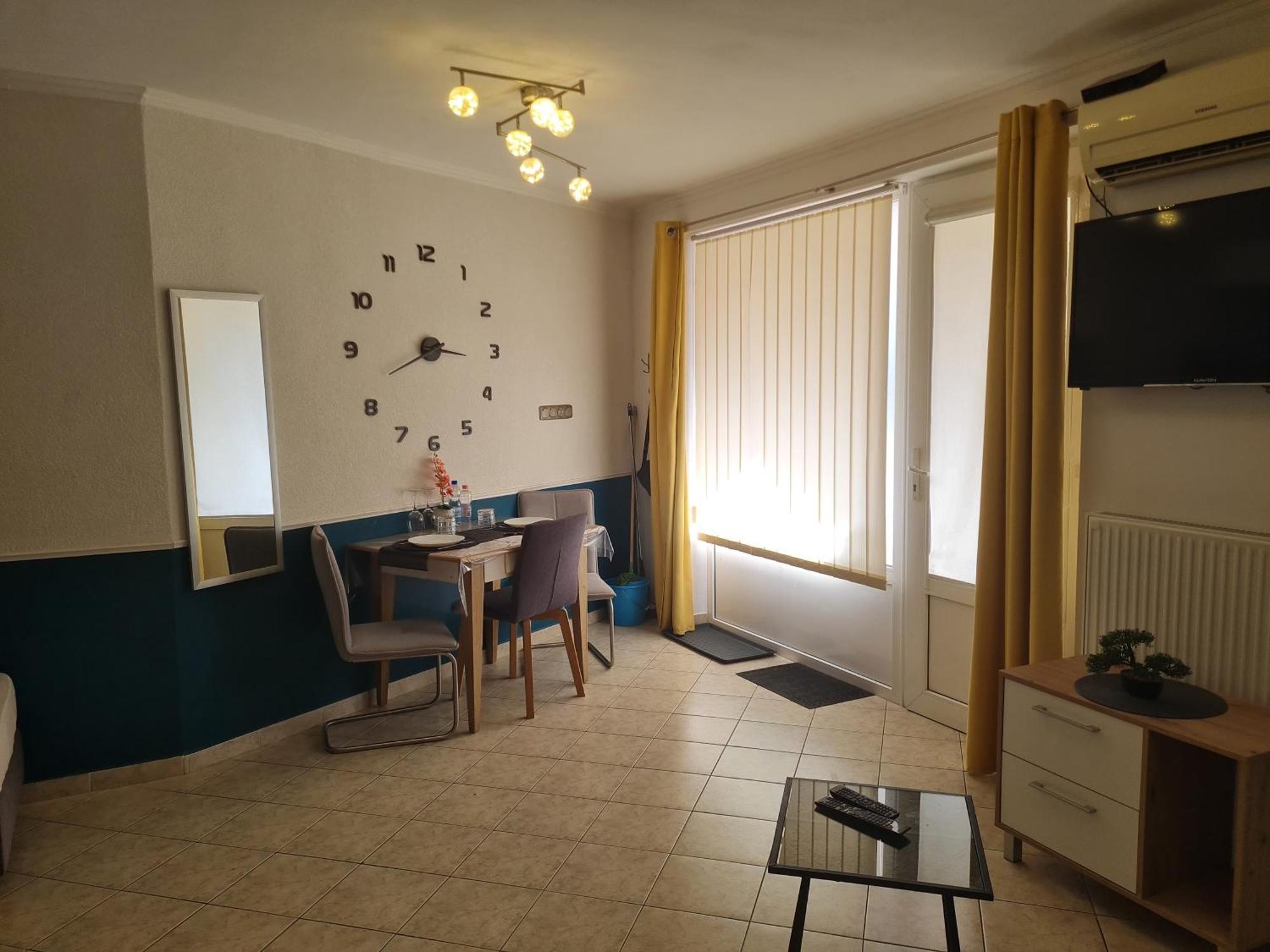 Csever Apartman Tata Exterior photo